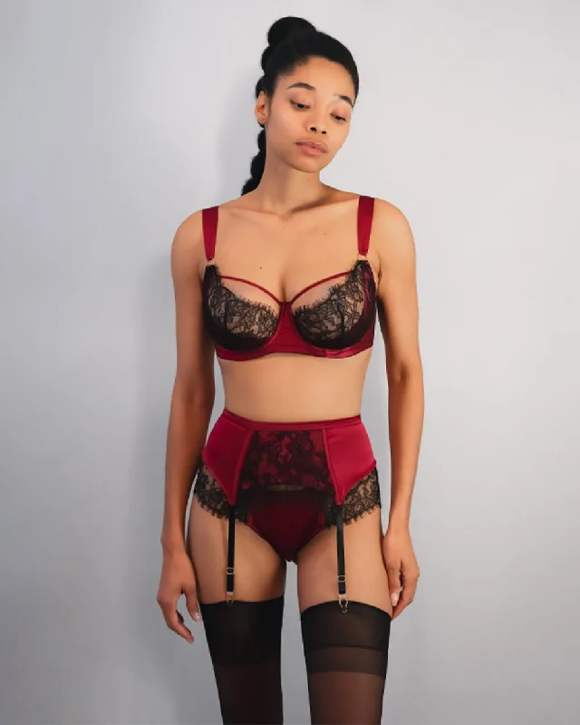 Dusk Leavers Lace Suspender Belt