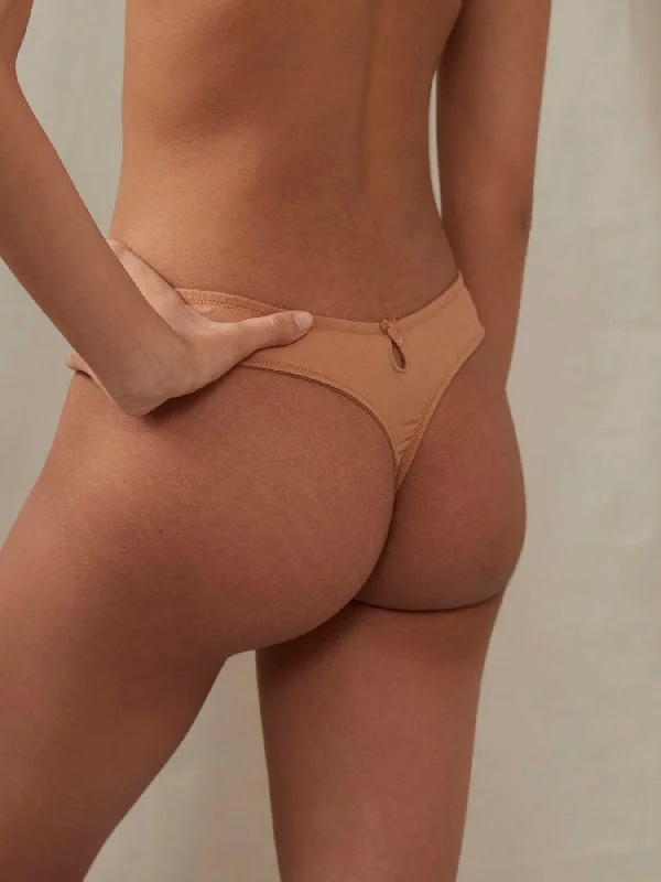 Duet by Timpa: Lace Thong with Keyhole Back - Caramel