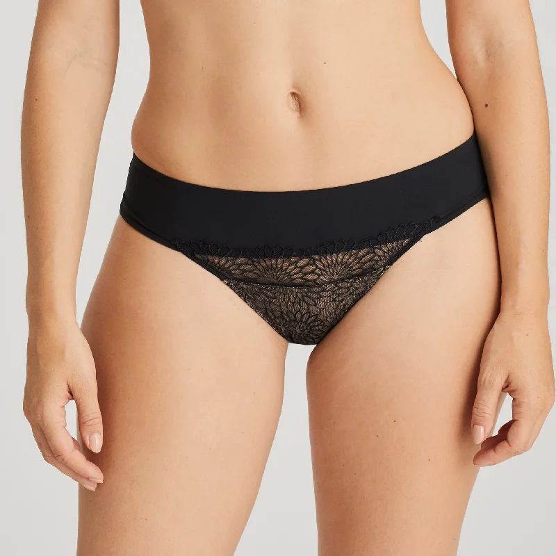 Sophora Thong In Black - Prima Donna